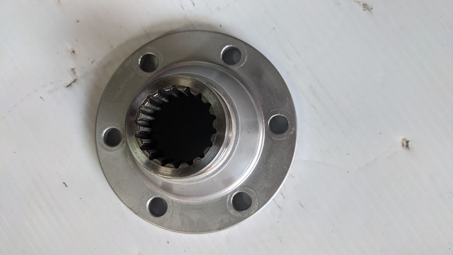 FERRARI 308 PARTS  DIFFERENTIAL OUTPUT HUB 119377