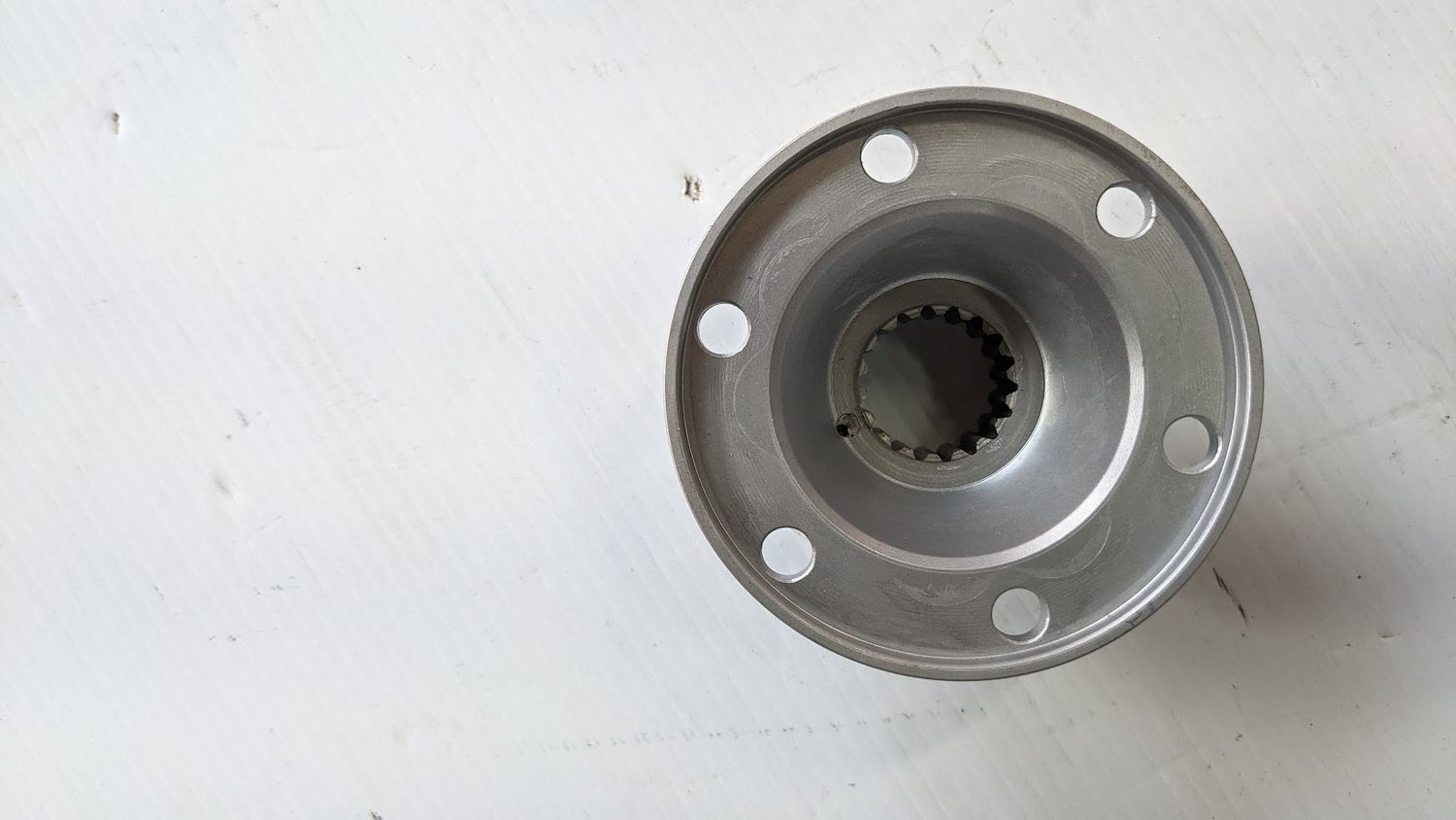 FERRARI 308 PARTS  DIFFERENTIAL OUTPUT HUB 119377