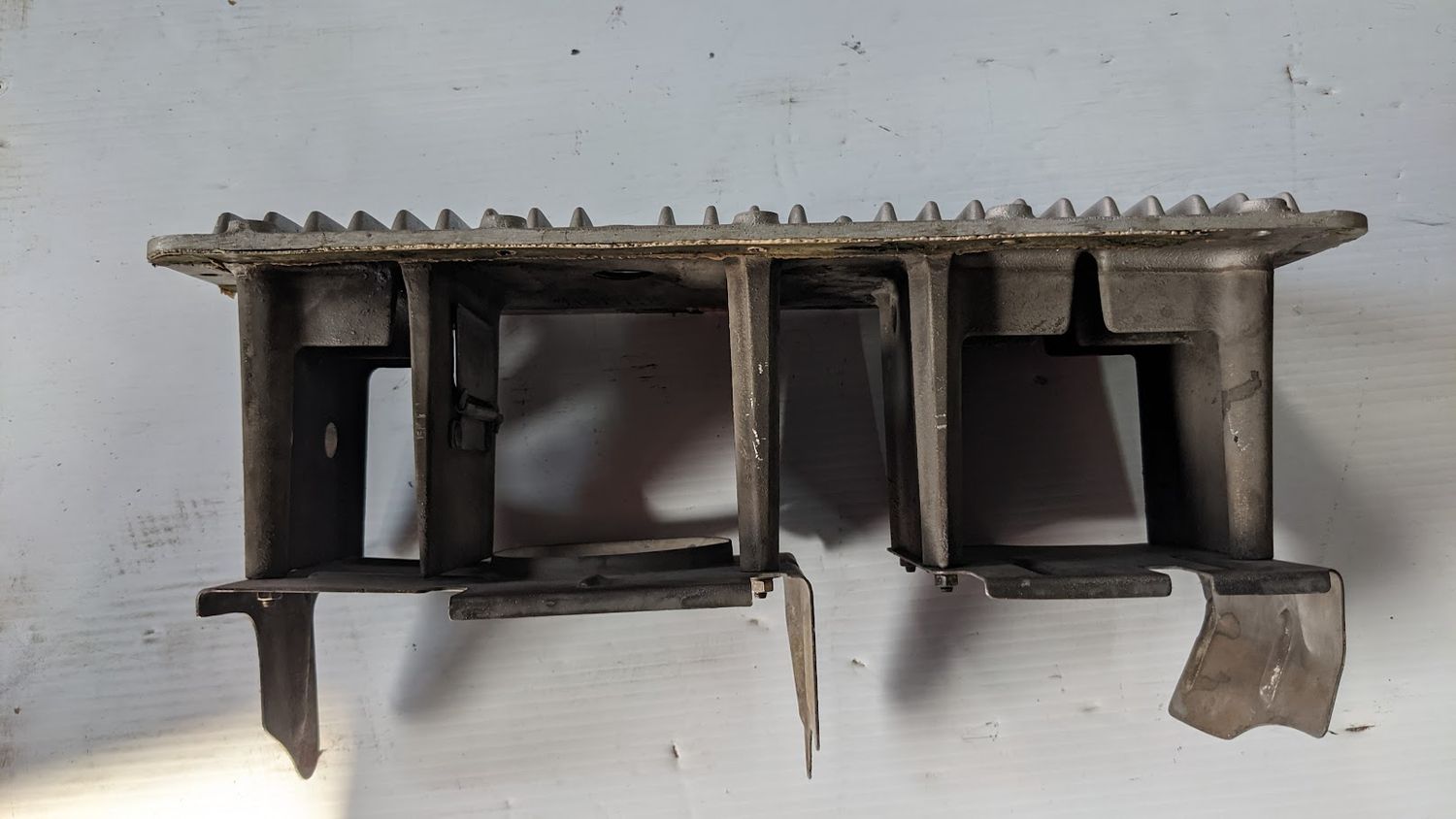 FERRARI 308 PARTS ENGINE OIL PAN PRE OWNED 109313