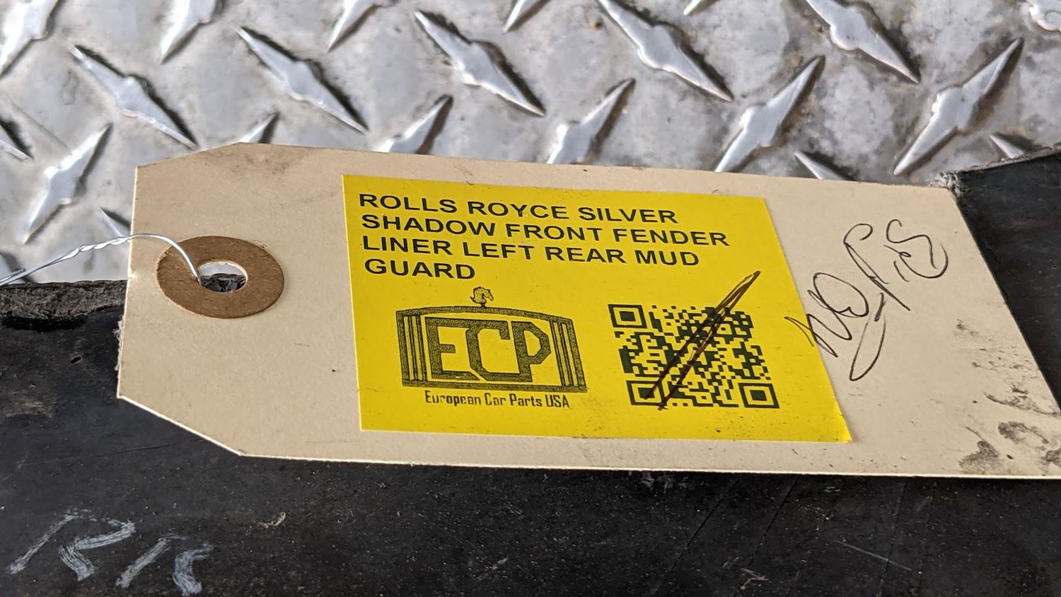 ROLLS ROYCE SILVER SHADOW FRONT FENDER LINER LEFT REAR MUD GUARD UB31565