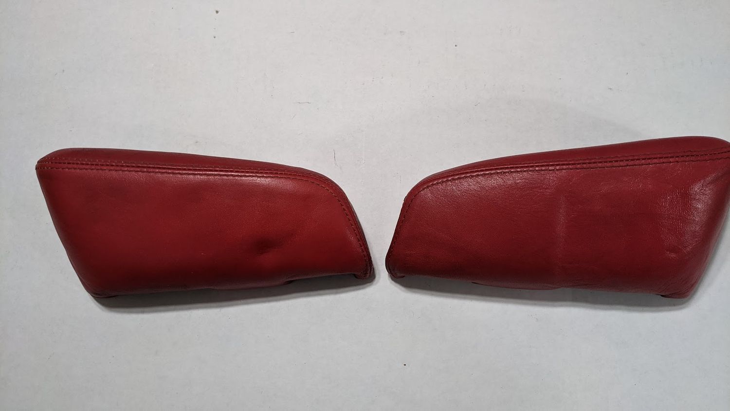 66-80 ROLLS ROYCE SILVER SHADOW  REAR  DOOR ARM REST ON RED