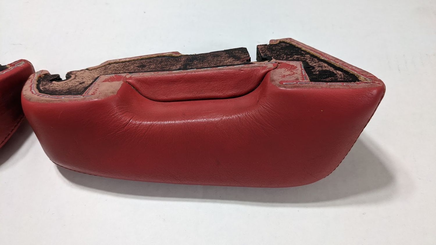 66-80 ROLLS ROYCE SILVER SHADOW  REAR  DOOR ARM REST ON RED