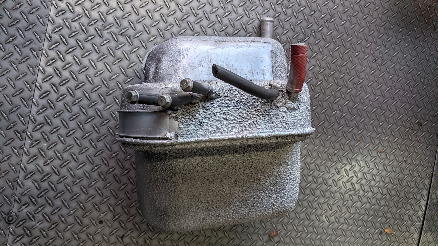 Ferrari 308 GTSi PART RIGHT FUEL GAS PERTOL TANK 116605