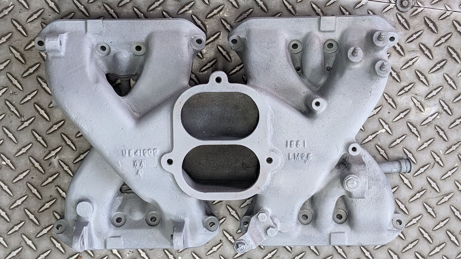 ROLLS ROYCE SILVER SPUR INTAKE MANIFOLD   UE41909