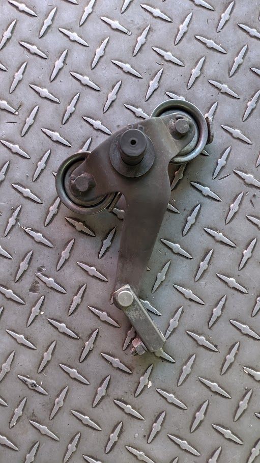 FERRARI 308 81 USA PARTS EMERGENCY BRAKE PIVOT LEVER WITH PULLEYS 113056 106415