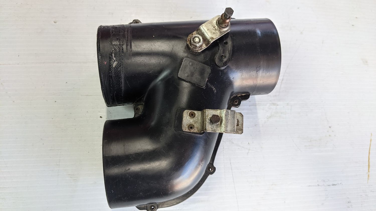FERRARI 208 308 PARTS GTS PART HEATER CORE RADIATOR DUCT DIVERTER LEFT 60135100