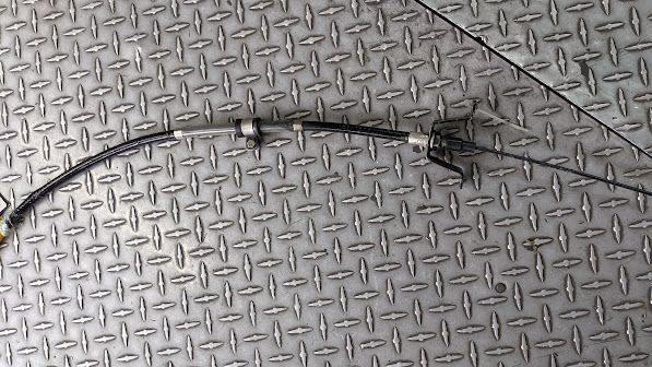 ROLLS ROYCE  UR26789	ASSY CABLE PARKING BRAKE PEDAL TO EQUALISER LHD