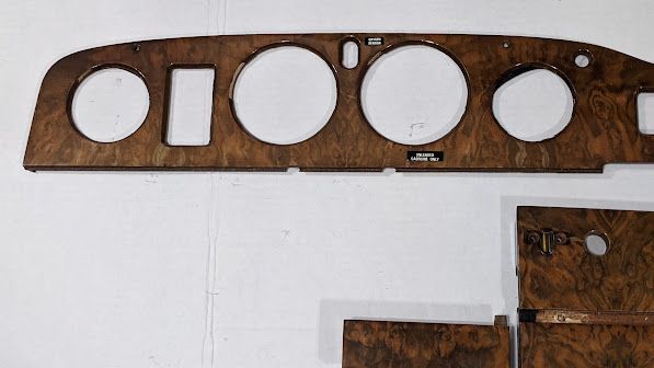 ROLLS ROYCE SILVER SPUR EARLY  DASH FACE WOOD  VENEER PRE-OWNED