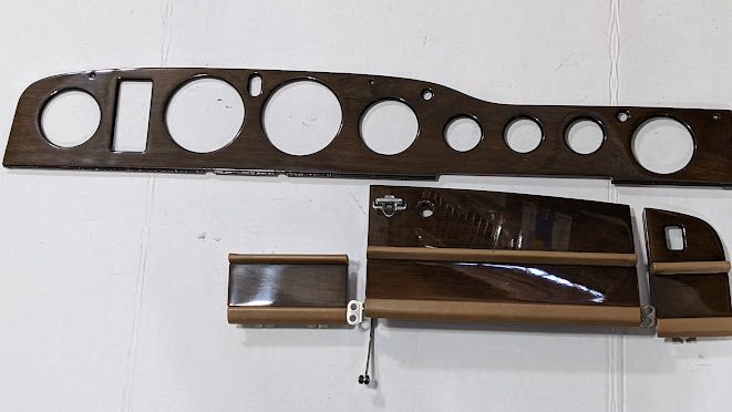 BENTLEY MULSANNE S VENEER WOOD PANEL DASHBOARD WITH GLOVE BOX LID