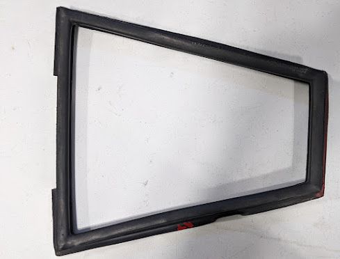 FERRARI 308 GTSi REAR 1/4 GLASS SEAL RIGHT SIDE 60162906