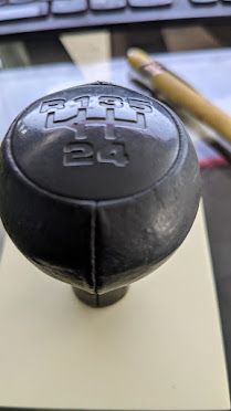 CLASSIC PORSCHE  911 PART SHIFT KNOB LEATHER 5 SPEED PRE OWNED