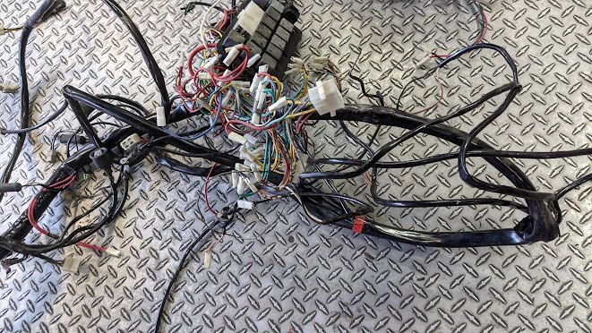 FERRARI 308 PARTS GTS PART CAR complete WIRING FRONT AND REAR WITH RELAY BOX 117009