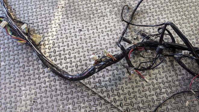 FERRARI 308 PARTS GTS PART CAR complete WIRING FRONT AND REAR WITH RELAY BOX 117009