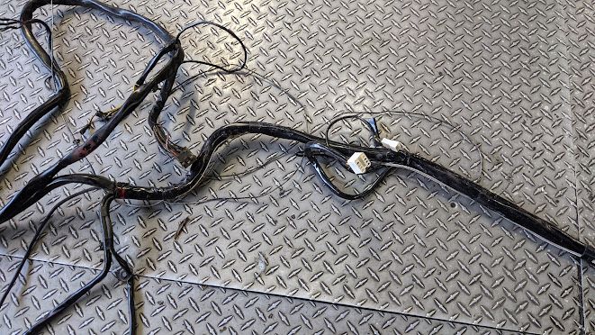 FERRARI 308 PARTS GTS PART CAR complete WIRING FRONT AND REAR WITH RELAY BOX 117009