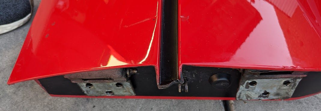 FERRARI 308 GTSi RIGHT DOOR SHELL USA VERSION 60649200