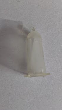 81 - 99 ROLLS ROYCE SILVER SHADOW SPUR HOOD DOOR  MOLDING  holding clip PLAIN