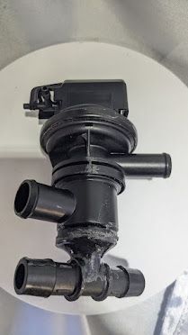 Rolls Silver Spirit Spur Air Smog pump DIVERTER VALVE UE43503