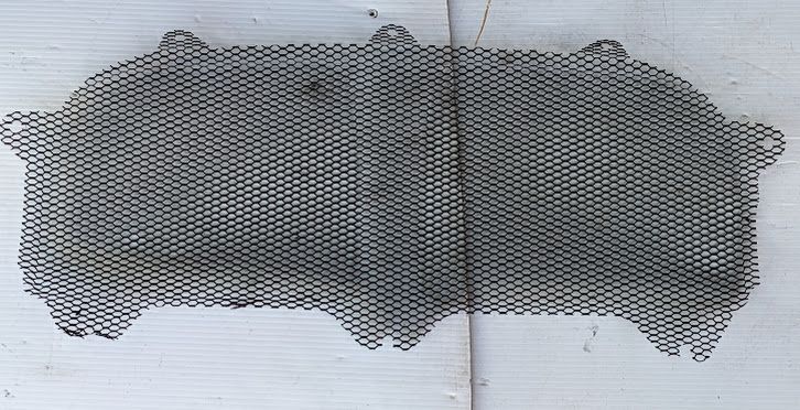 FERRARI 456 REAR BUMPER GRILLE 65411100