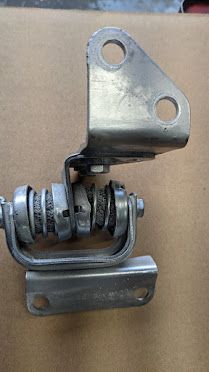75 to 1980 Rolls Royce Silver SHADOW Exhaust HANGER CENTER PIPE UR18216