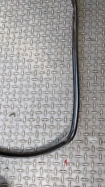 Rolls Royce Silver Shadow ALL YEARS RIGHT FRONT DOOR SEAL UB31534