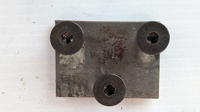 FERRARI 308 GTSi DOOR HINGE HILDING PLATE AND SCREWS 60269404