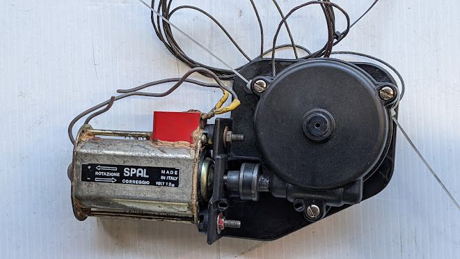 FERRARI 308 GTSi  WINDOW MOTOR ASSEMBLY WITH CABLE 60030509A