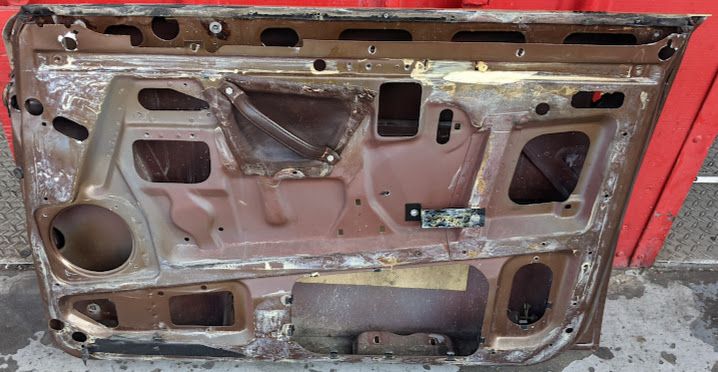 65 to 80 ROLLS ROYCE SILVER SHADOW RIGHT FRONT DOOR SHELL