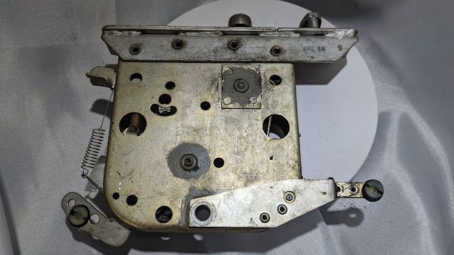 65 - 80 ROLLS ROYCE SILVER SHADOW RIGHT DOOR LOCK LATCH REAR UB32471