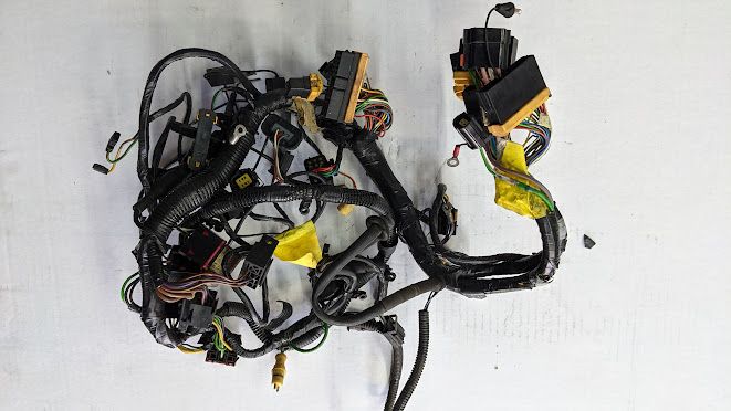 96 -99 BENTLEY TURBO R RIGHT FRONT ENGINE BAY SIDE WIRING harness wires UV10064PB