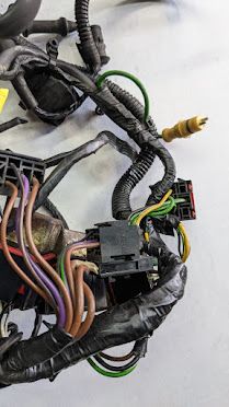 96 -99 BENTLEY TURBO R RIGHT FRONT ENGINE BAY SIDE WIRING harness wires UV10064PB