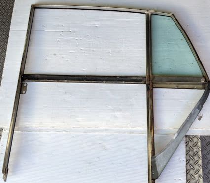 65 to 80 ROLLS ROYCE SILVER SHADOW RIGHT REAR DOOR 1/4 GLASS AND FRAME