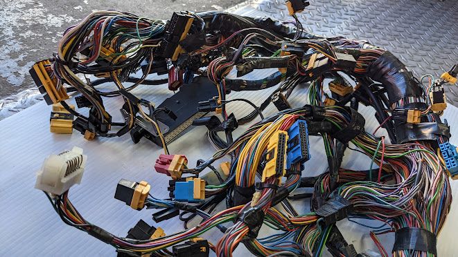 96 97 98 99 ROLLS ROYCE SILVER SPUR front UNDERDASH wiring harness WITH FUSE BOX