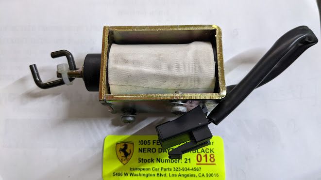 FERRARI 360 SPIDER PART FRONT BONNET HOOD LATCH RELEASE ACTUATOR 65757300