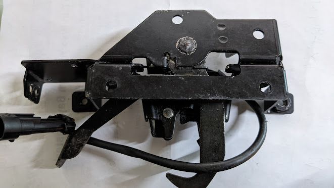 FERRARI 360 SPIDER PART FRONT BONNET HOOD LATCH OPENING MECHANISM 67046200