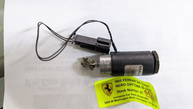 FERRARI 360 SPIDER PART FRONT BONNET HOOD LATCH ACTUATOR 67365100
