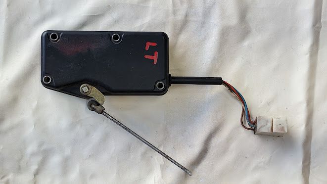 FERRARI 308 GTSi  LEFT DOOR LOCKING ELEMENT 60636800