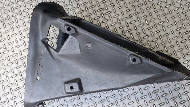 FERRARI 360 SPIDER PARTS RIGHT FRONT RADIATOR FUNNEL SCOOP 65870800