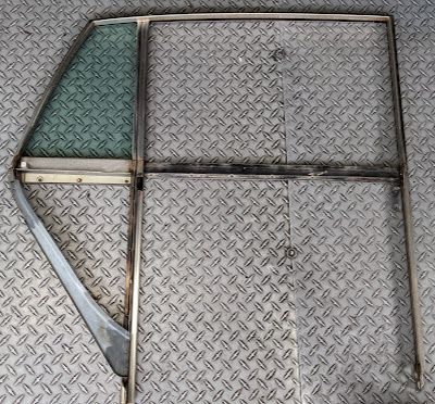 65 to 80 ROLLS ROYCE SILVER SHADOW LEFT REAR DOOR 1/4 GLASS AND FRAME