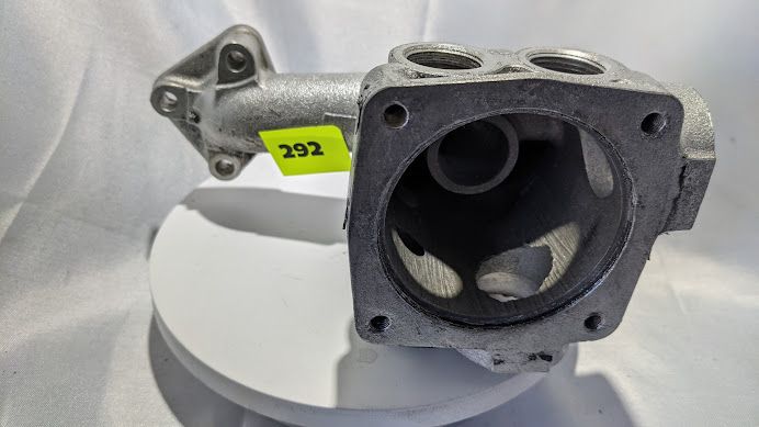 ROLLS ROYCE SPUR BENTLEY MULSANNE THERMOSTAT HOUSING UE46189