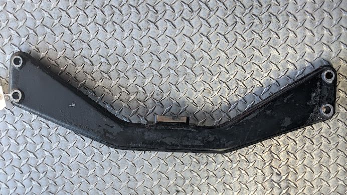 Rolls Royce Silver Shadow II CORNICHE SPUR Wraith FRONT SUSPENSION CROSS MEMBER UR19592