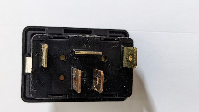 FERRARI 456 PARTS REAR DEFROSTER  BUTTON SWITCH 180682
