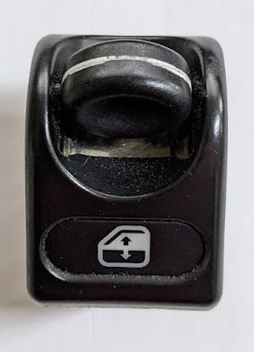 FERRARI 456 PARTS RIGHT WINDOW  BUTTON SWITCH 180678