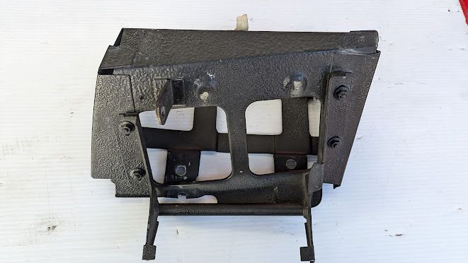 FERRARI 456M RIGHT HEADLIGHT CARRIER 65412411