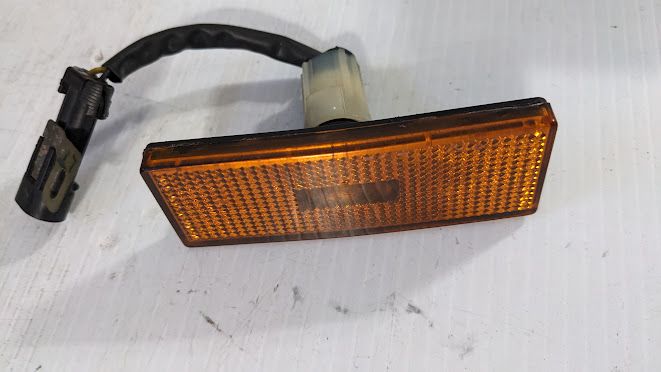 FERRARI 360 456 550 355 YELLOW SIDE MARKER LIGHT 147563