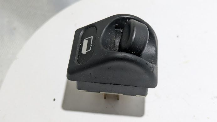 FERRARI 360 SPIDER PARTS GLOVE COMPARTMENT RELEASE OPEN SWITCH 183707