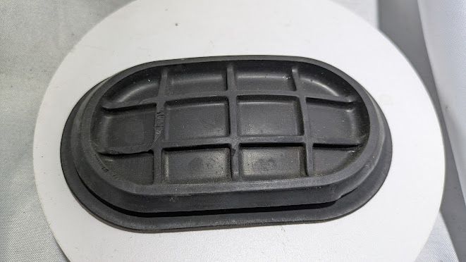 FERRARI 360 SPIDER PARTS IN TRUNK RUBBER OVAL PLUG 62678500