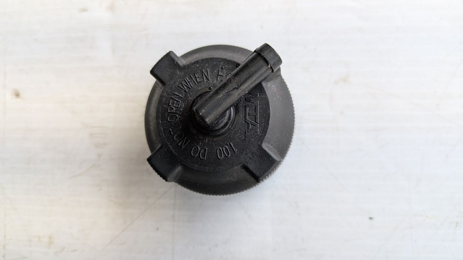 Ferrari 360 F430 456 458 550 575 F355 OEM Radiator Tank Cap 145030 PRE OWNED