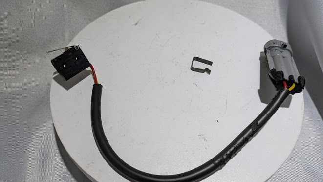 FERRARI 360 MODENA SPIDER DOOR LOCK MICRO SWITCH 212584 gray plug