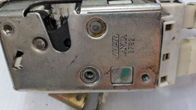 FERRARI 360 MODENA SPIDER 25789 LEFT DOOR LOCK WITH EXTERNAL TUMBLER 68993200
