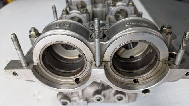 Ferrari 360 ENGINE PART CYLINDER HEAD LEFT SIDE WITH VALVES 212393
